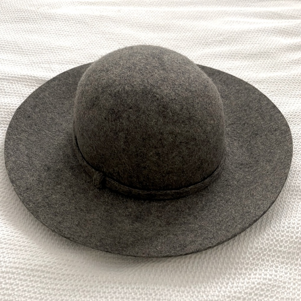 Grey Wool Hat by Tarnish